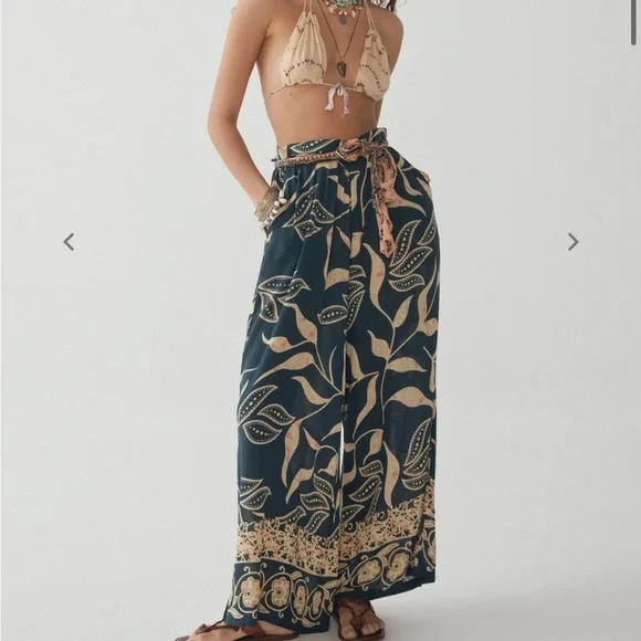 Maison Hotel Tess Pants in Blue Leaf Print New with tags! - Picture 4 of 10